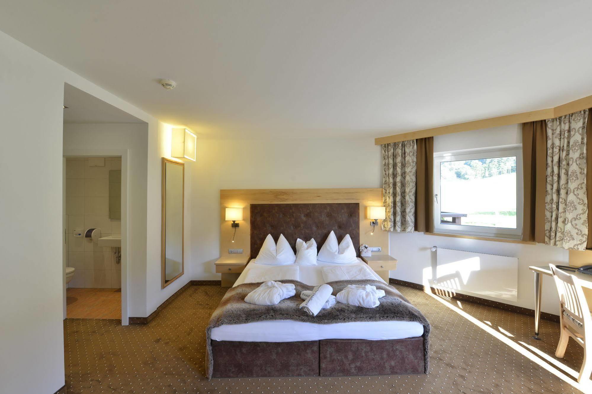Hotel & Alpin Lodge Der Wastlhof Niederau Bagian luar foto